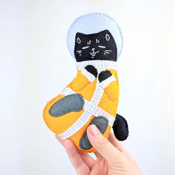 SPACE BOY HAND STITCHING FELT KIT