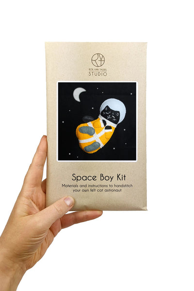 SPACE BOY HAND STITCHING FELT KIT