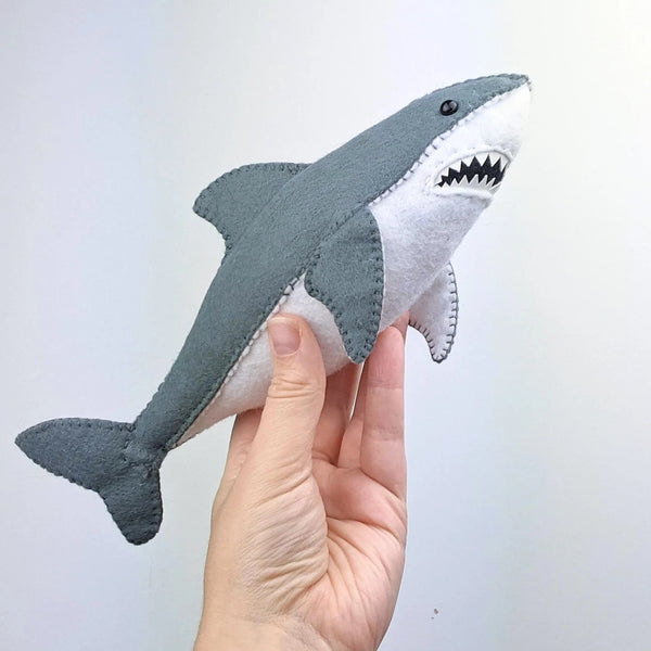 GREAT WHITE SHARK HAND STITCHING FELT KIT