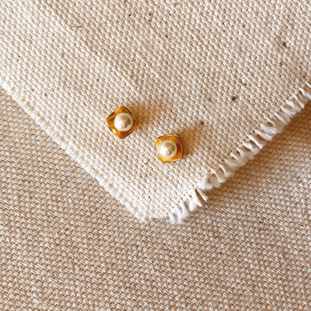 18k Gold Filled 4mm Pearl Stud