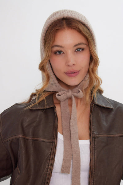 Knitted Bonnet in Light Brown: Light Brown