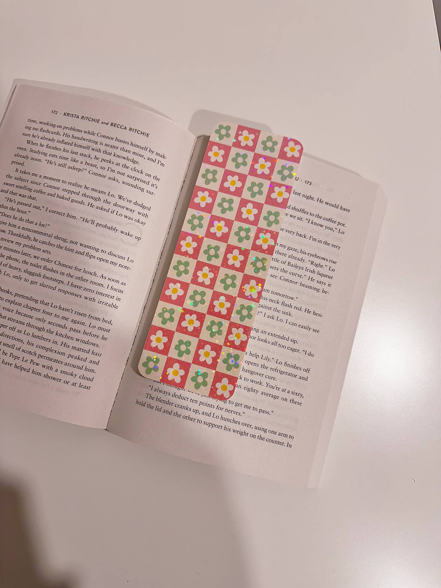 Checkerboard Daisy Glitter Bookmark