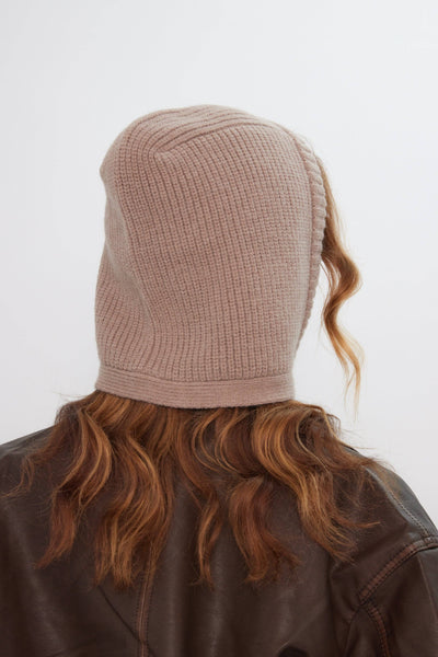 Knitted Bonnet in Light Brown: Light Brown